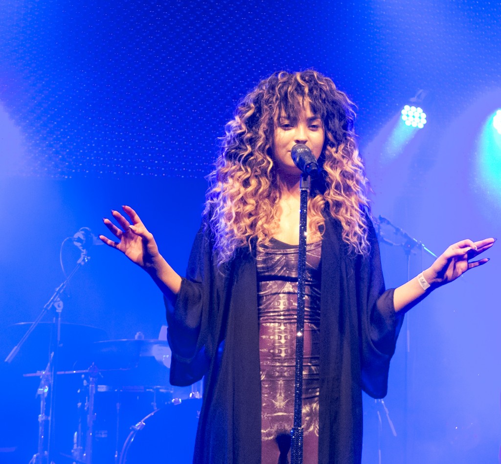 Ella Eyre5